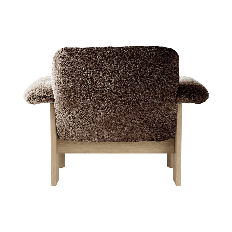 Brasilia Lounge Chair, Low Back - Sheepskin - Audo Copenhagen - Chairs - Natural Oak - Sahara - HORNE