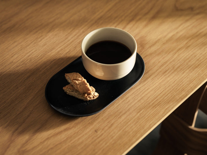 Sand Secret Oval Plate - Design House Stockholm Serveware - Black clay - HORNE