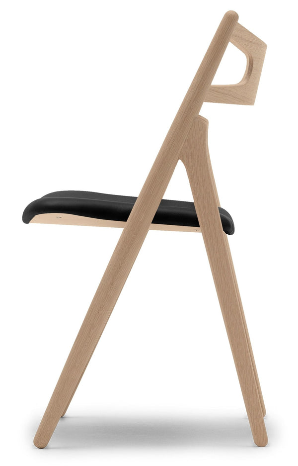 CH29P Sawbuck Chair - Carl Hansen & Son - Chairs - White Oiled Oak/Thor 301 Leather - HORNE
