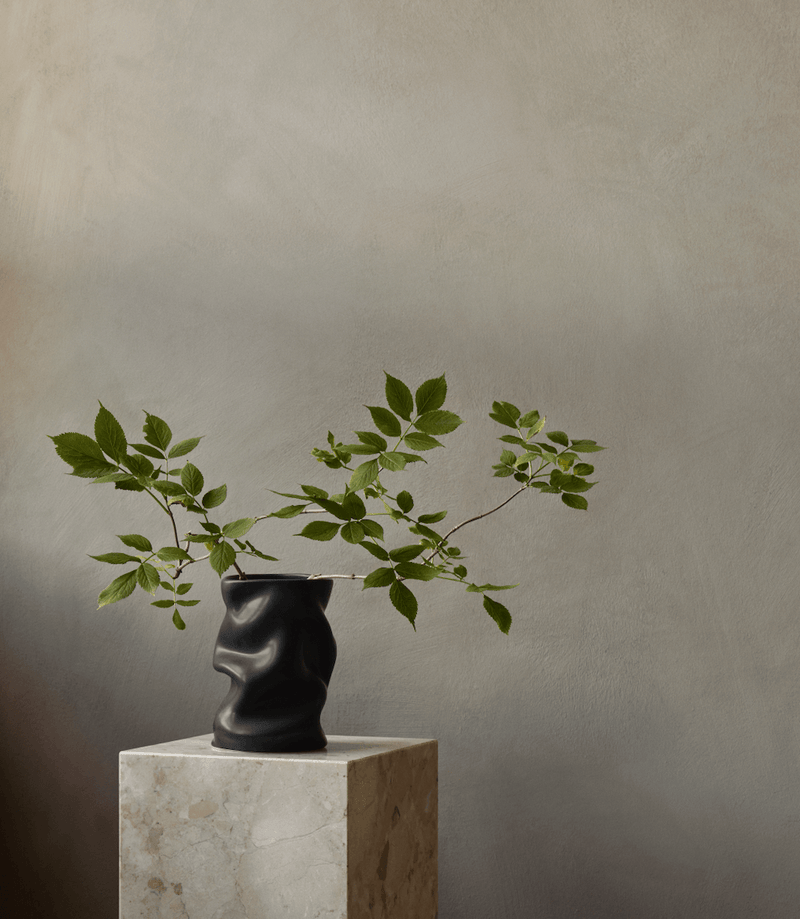 Collapse Vase - Audo Copenhagen - Vases - Small - Black - HORNE