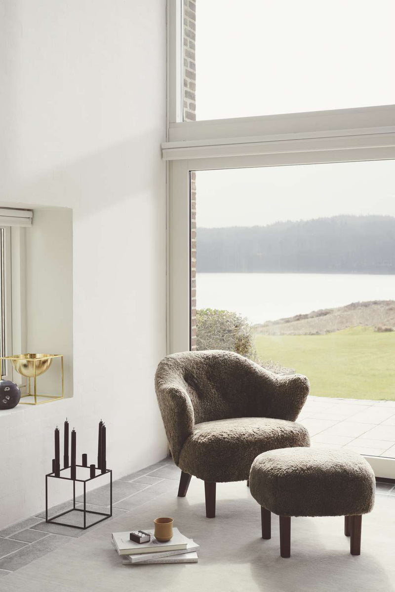 Ingeborg Footstool - Sheepskin - Audo Copenhagen - Stools + Benches + Ottomans - Moonlight - Smoked Oak - HORNE