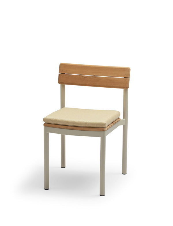 Pelagus Chair - Skagerak by Fritz Hansen - Chairs - Light Ivory - Add Cushion - HORNE